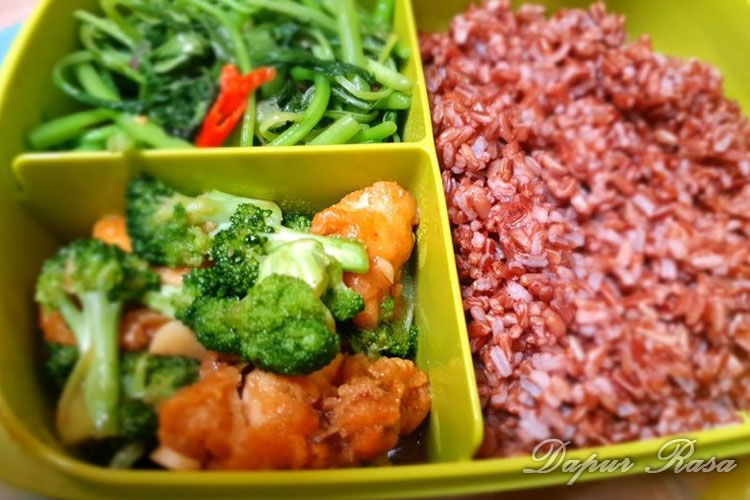 Meal Prep 3 Hari: Nasi Merah & Tumis Ayam Sayur