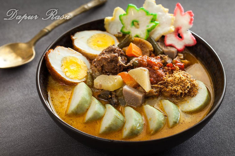 Lontong Sayur Medan dengan Kuah Gurih
